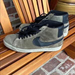 Nike Men's Black and Tan High-Top Sneakers